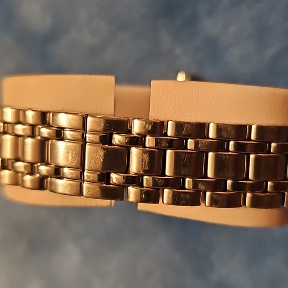 Coach silver ladies watch - Picture 10 of 13